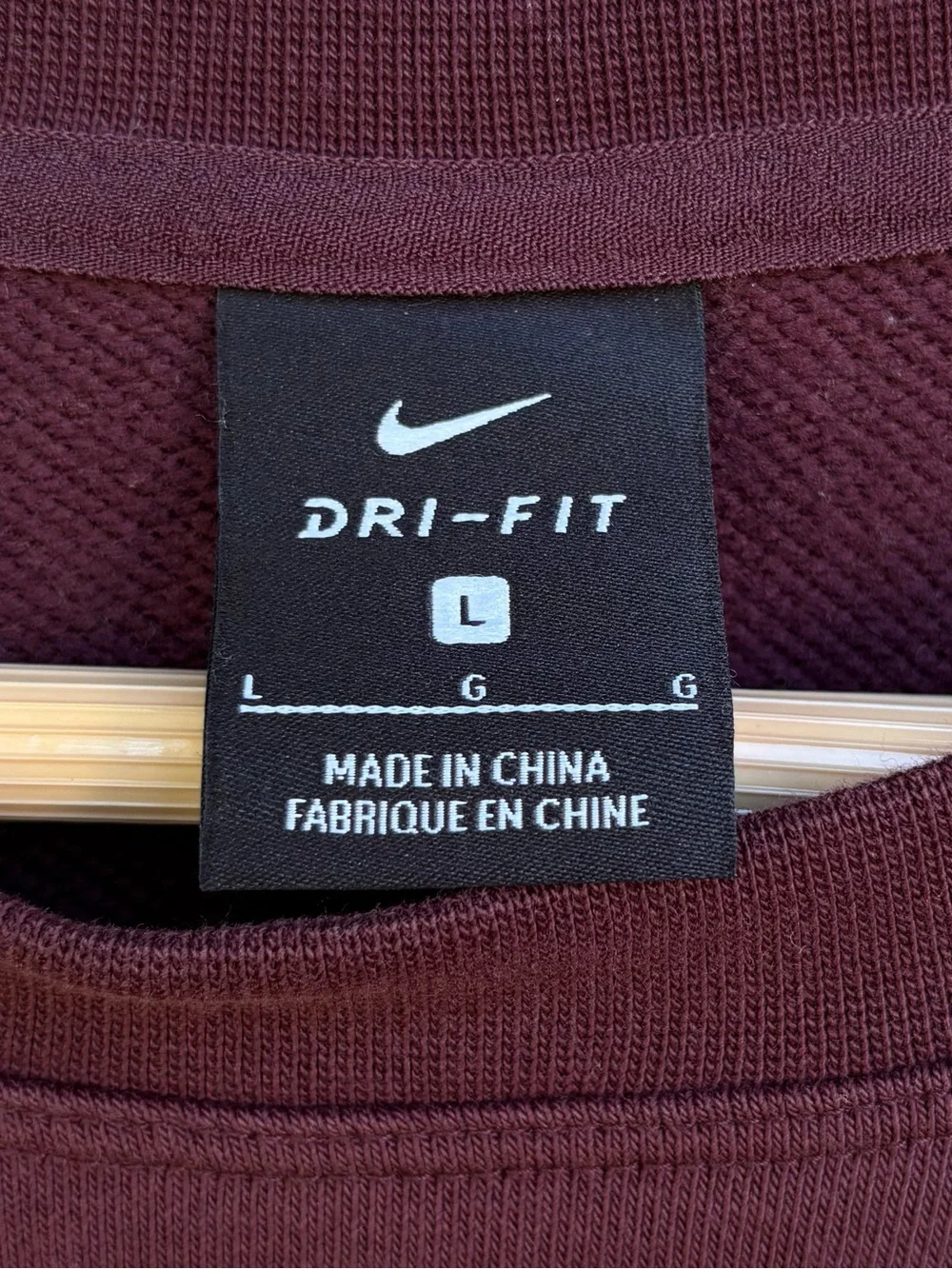 Nike women’s crewneck cropped dri-fit top burgundy size large